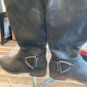 Size 8 wide calf grayish black boots